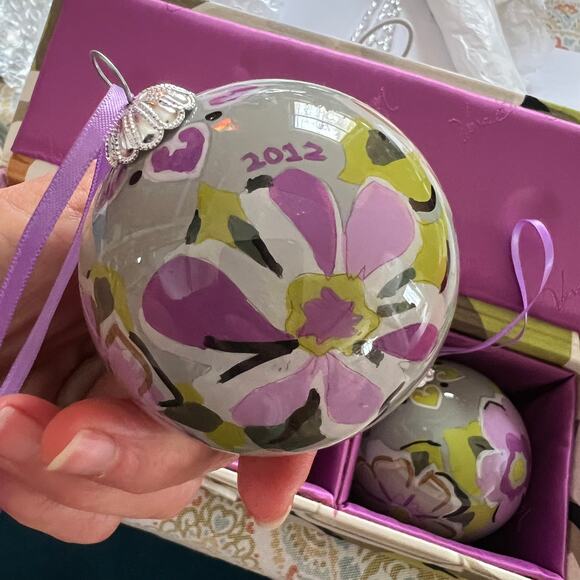 Lot of 3 Vera Bradley hand painted floral glass Christmas tree ornaments retired - Picture 5 of 9